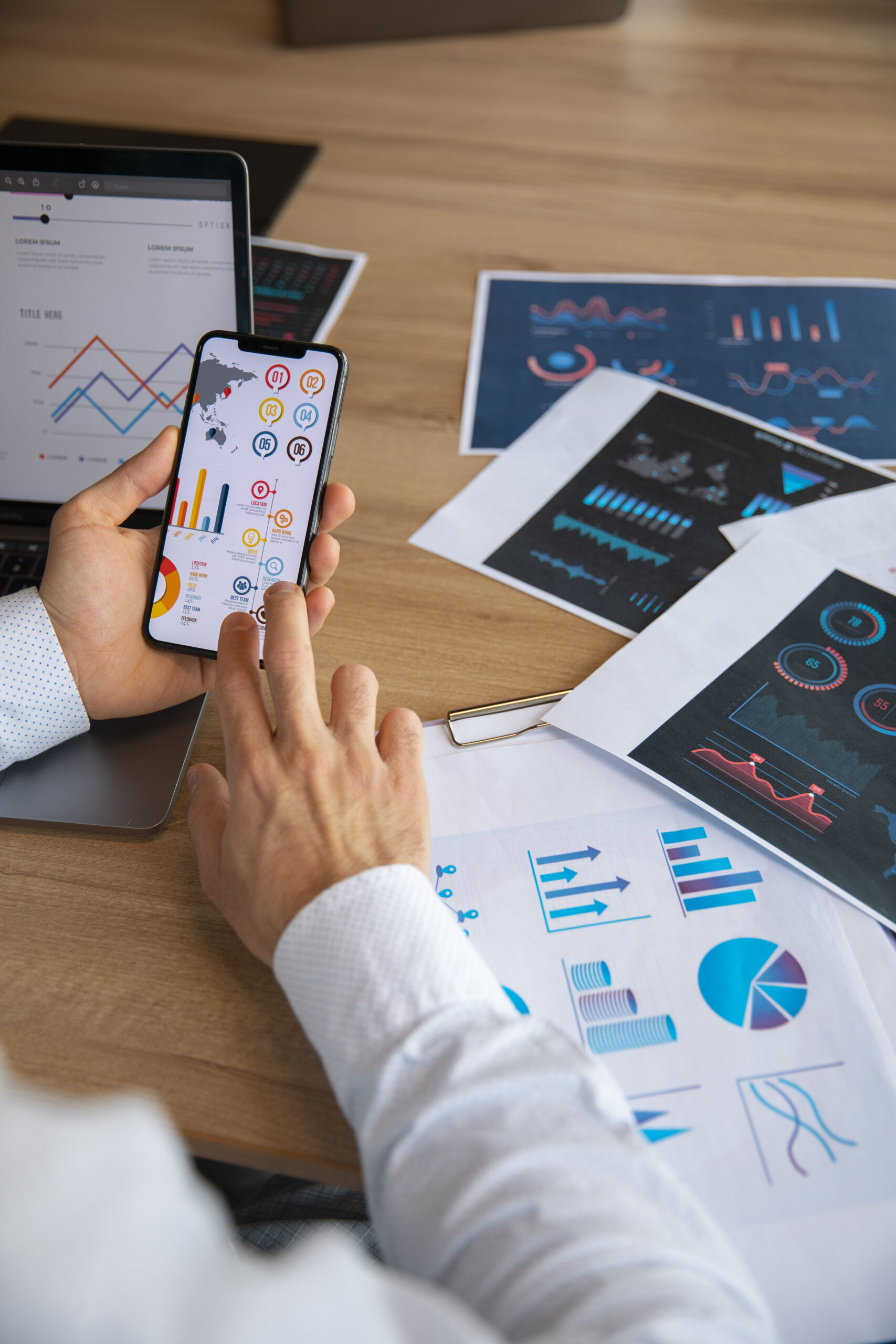 Manufactura · Casos de Éxito B2B · Compartamos Redes